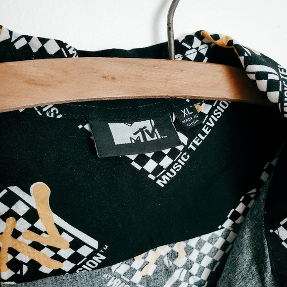 Vintage MTV Button-up shirt - Picture 3 of 5